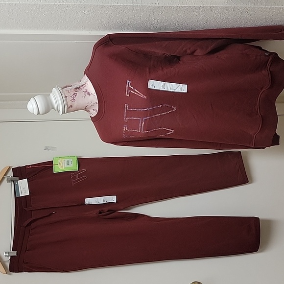🎯Houston White × Target | Jogger Set In Burgundy - Picture 5 of 16